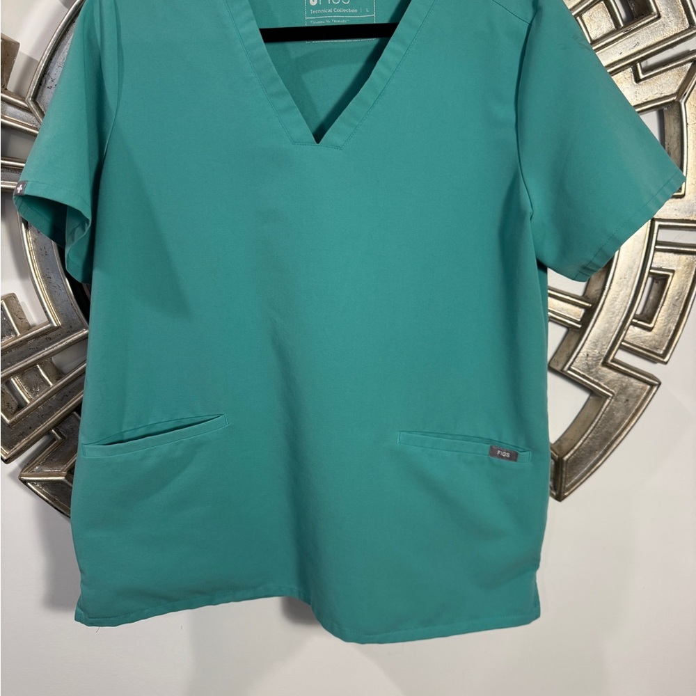 Figs surgical Green scrub top